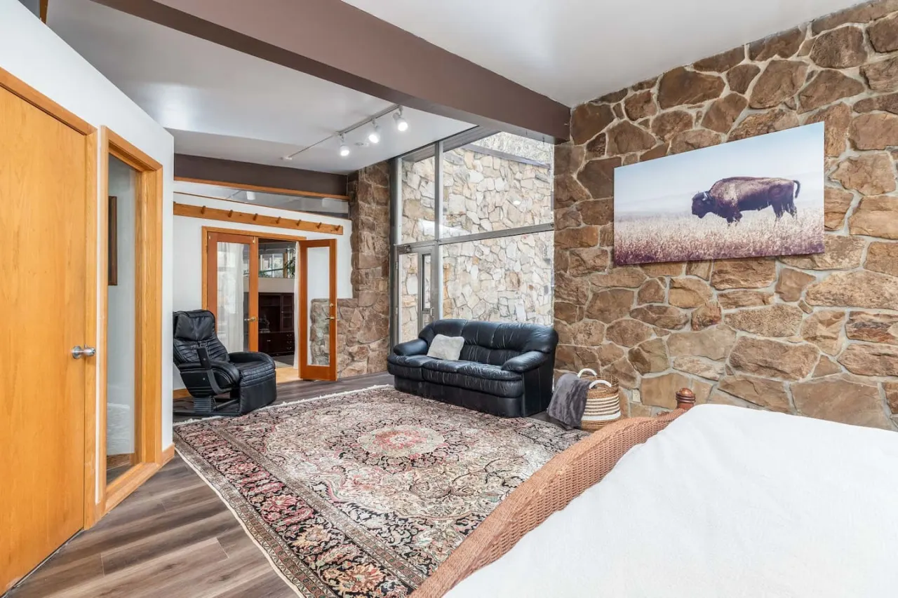Historic Lodge located on Big Cottonwood River 18