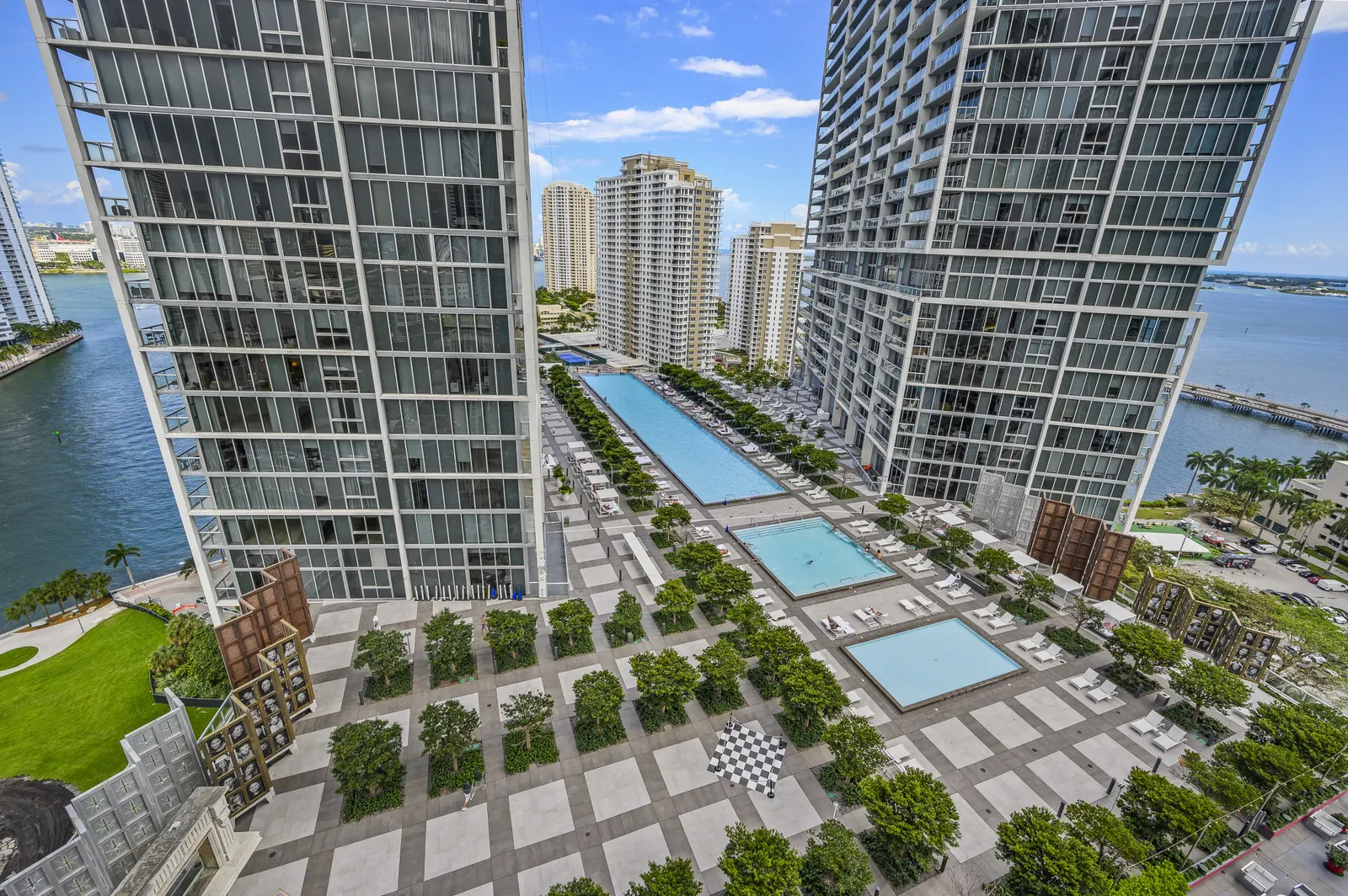 ★★ Magnificent Unit with Priceless Views W Icon ★★ 17
