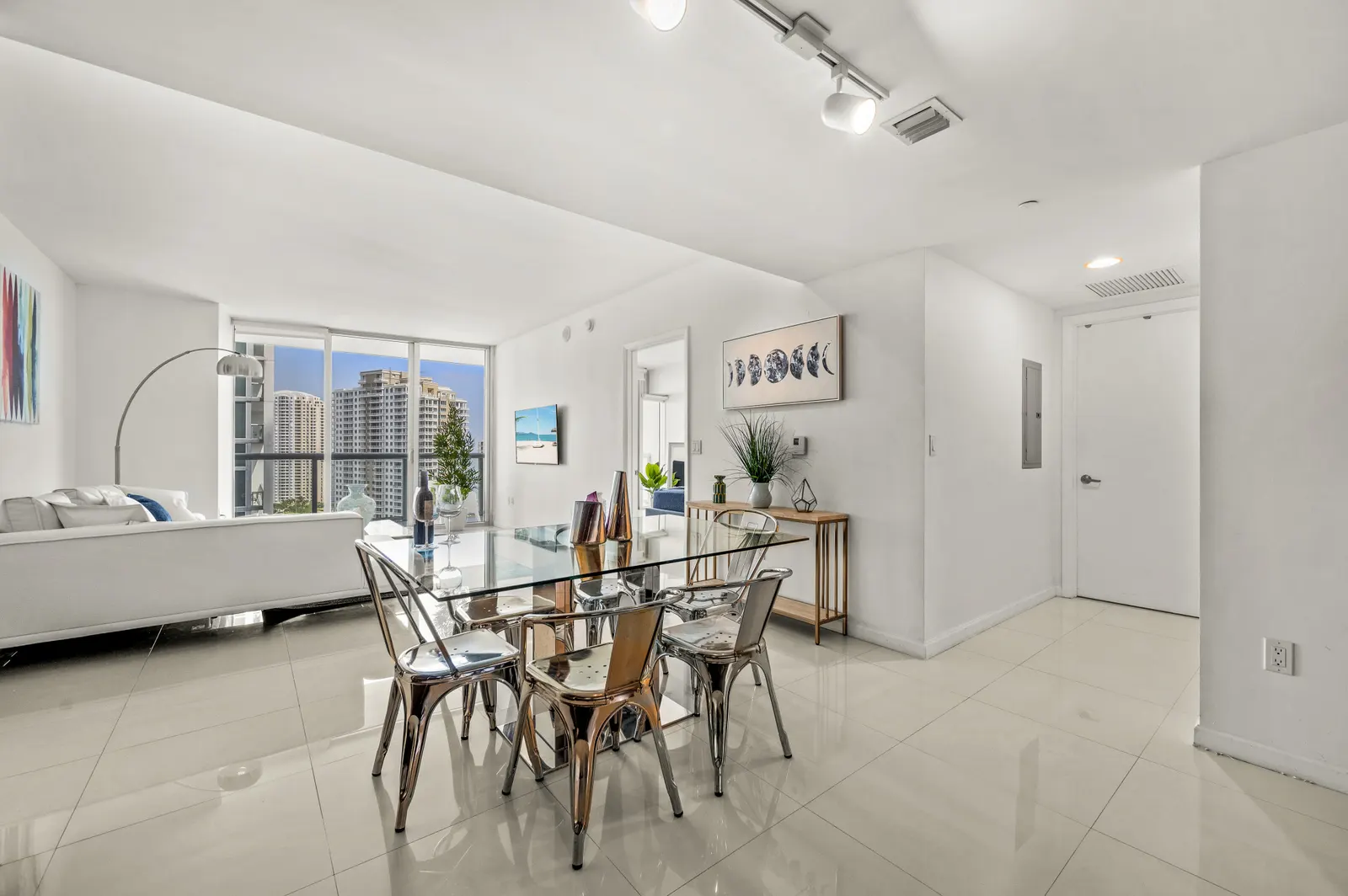 ★★ Magnificent Unit with Priceless Views W Icon ★★ — photo 3