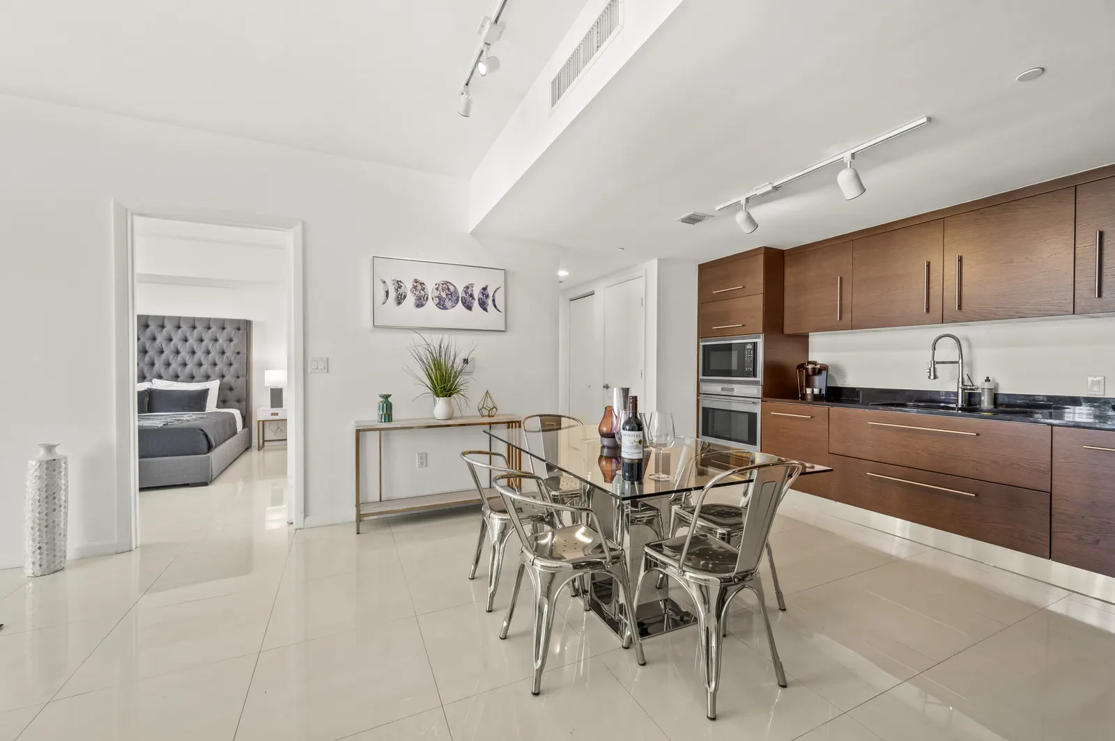 ★★ Magnificent Unit with Priceless Views W Icon ★★ — photo 5