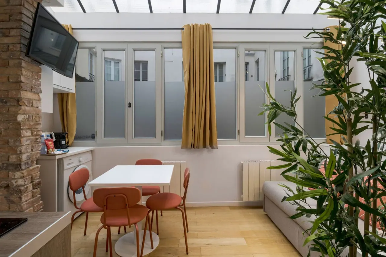 Typical Parisian Studio in Le Marais#4 pers 9