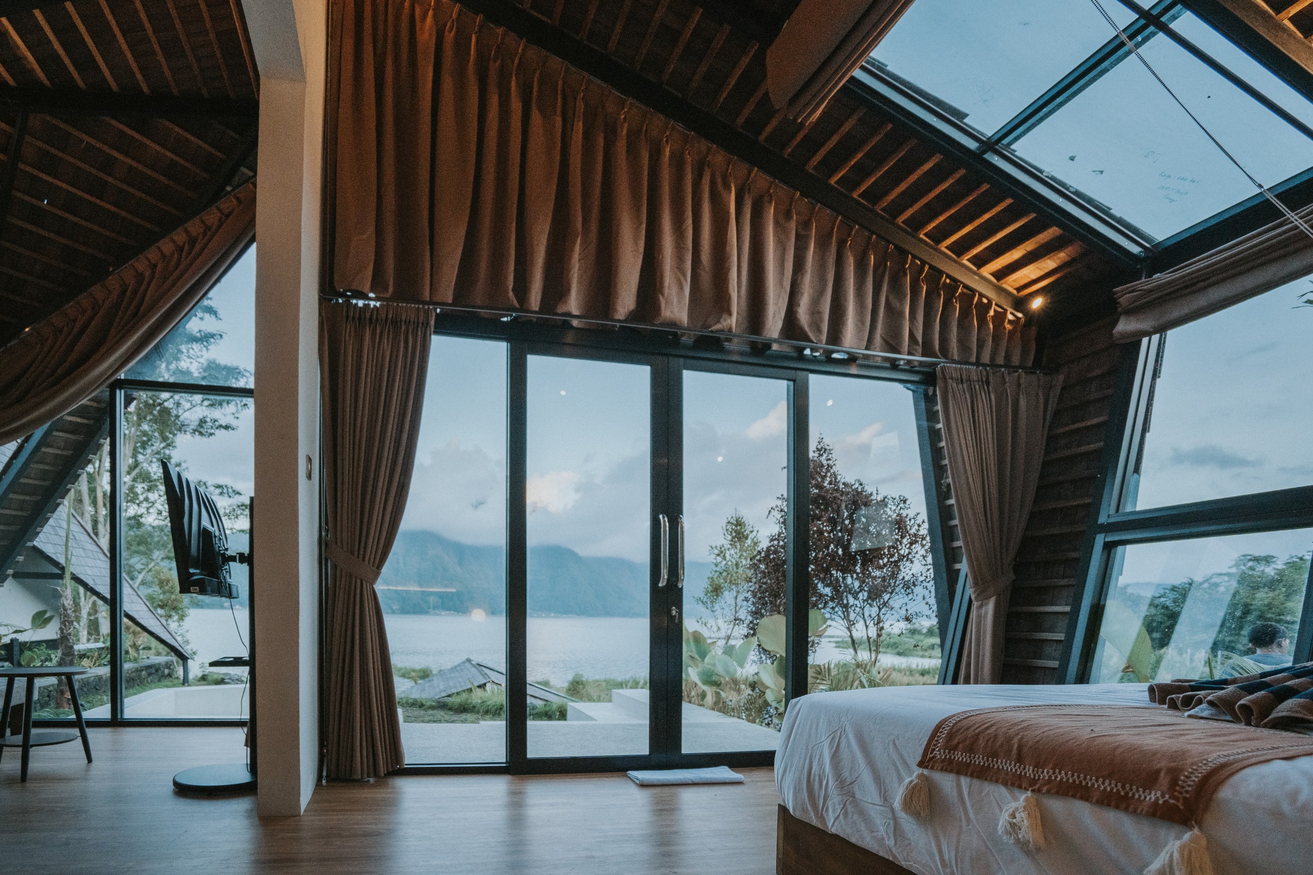 Skylake Suite - Panoramic Hot Spring & Lake View 21