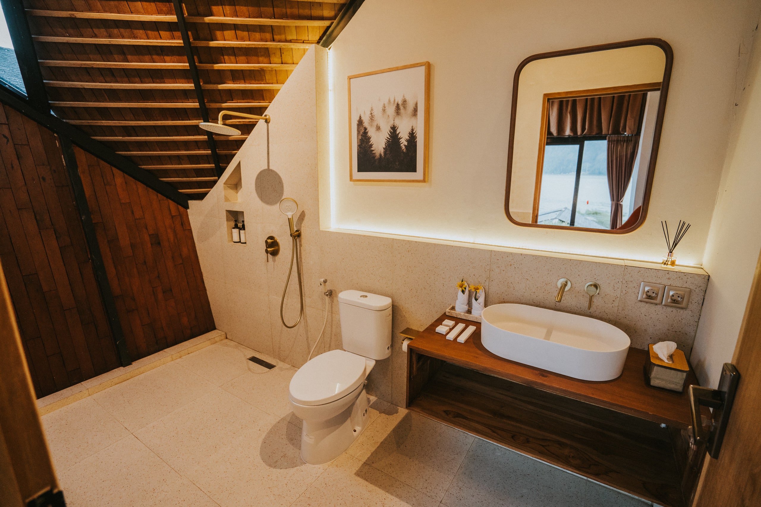 Skylake Suite - Panoramic Hot Spring & Lake View 34