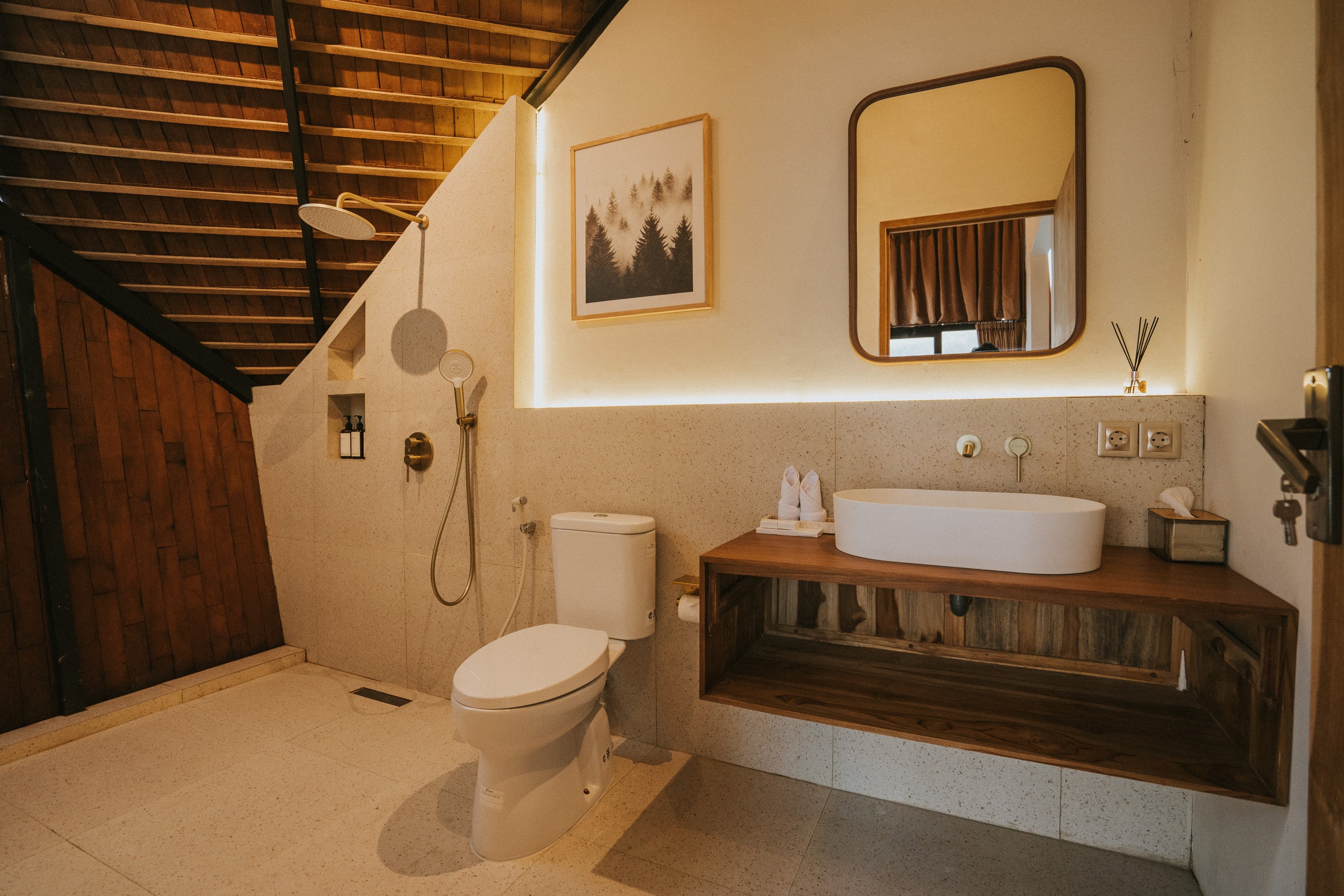 Skylake Suite - Panoramic Hot Spring & Lake View 28
