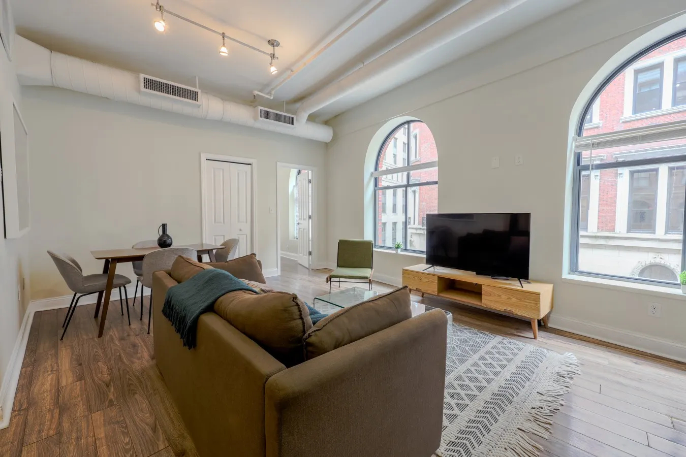 Cozy 2br in Boston FIDI District 4