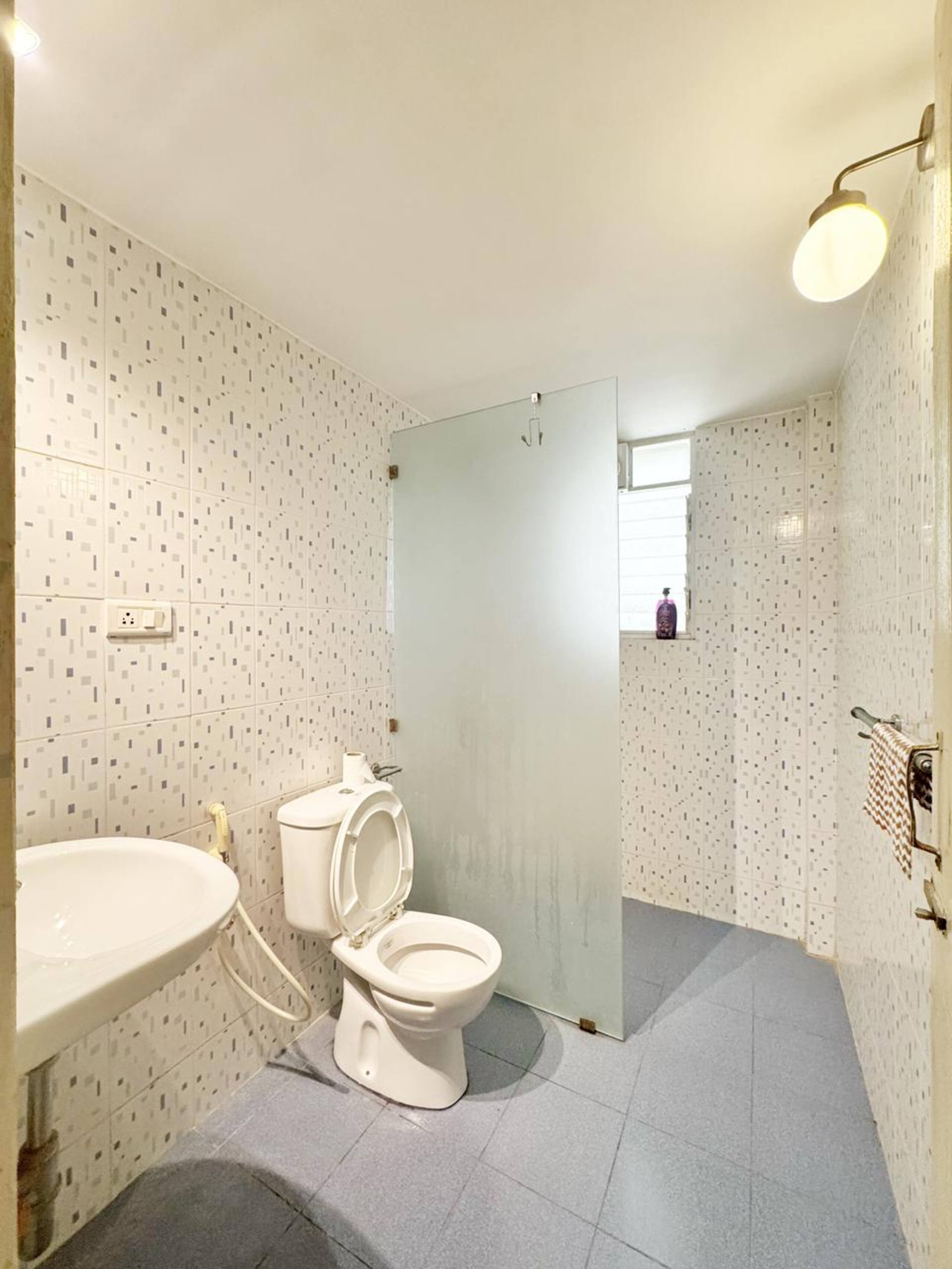 Coastal Haven Luxury 2BHK ~ 2 Mins from Beach 8
