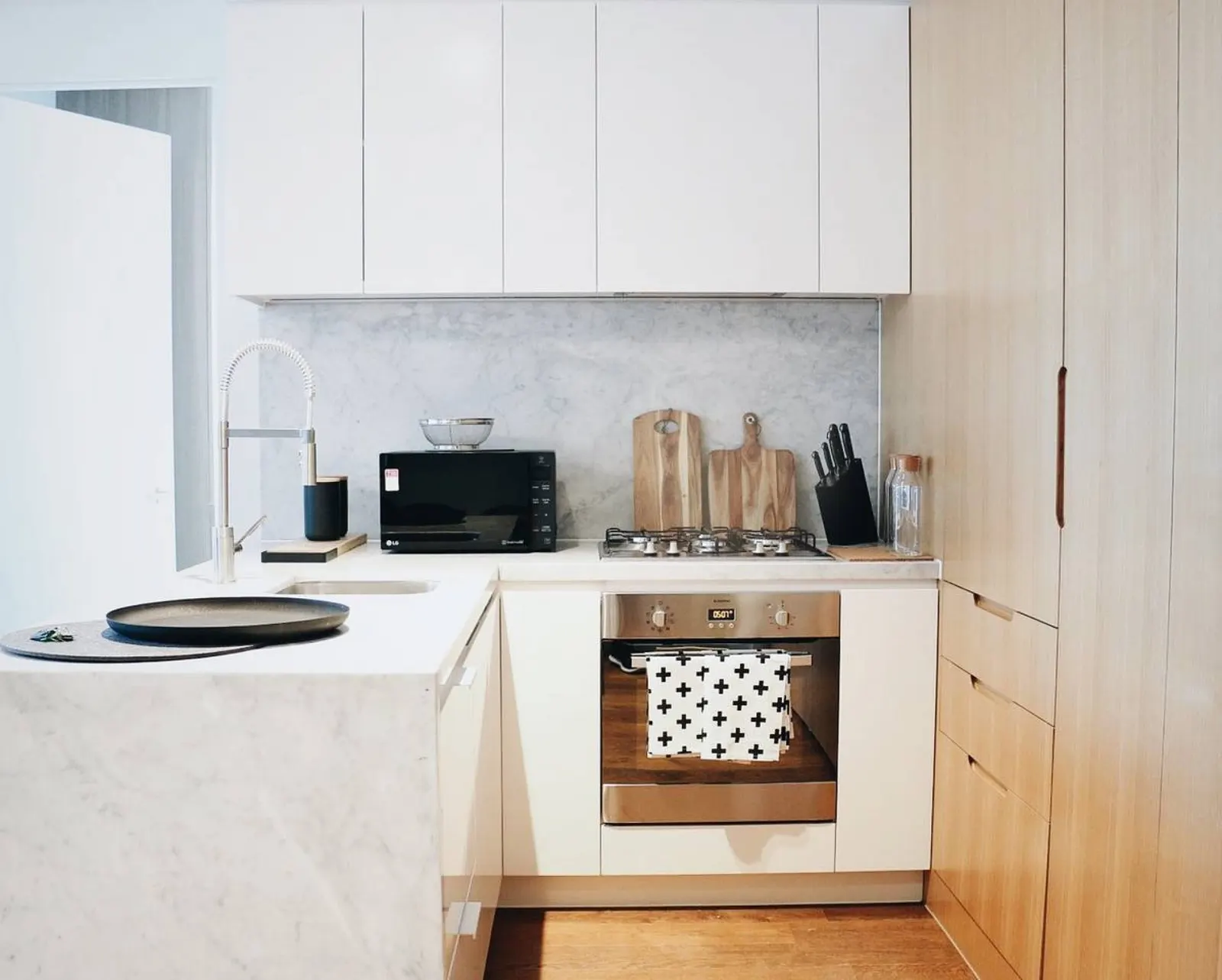 ReadySet Apartments on Lighthouse - 3 Bedroom Apartment L1