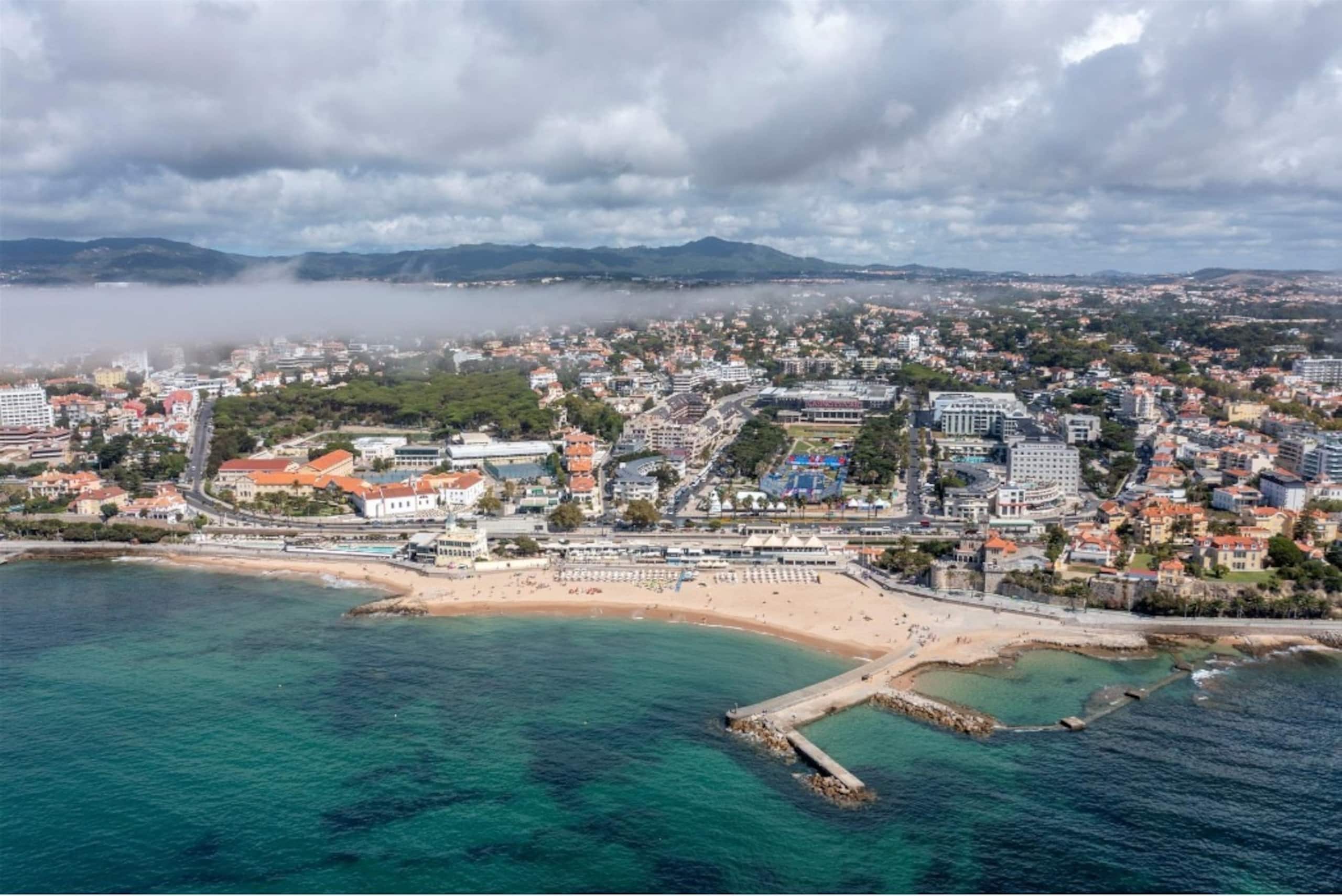 Estoril Beach House 23
