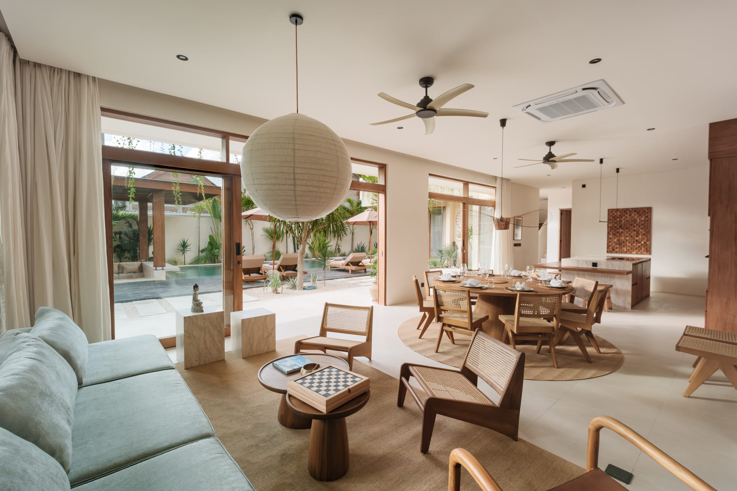Manu Gede 5 Bedroom — photo 3