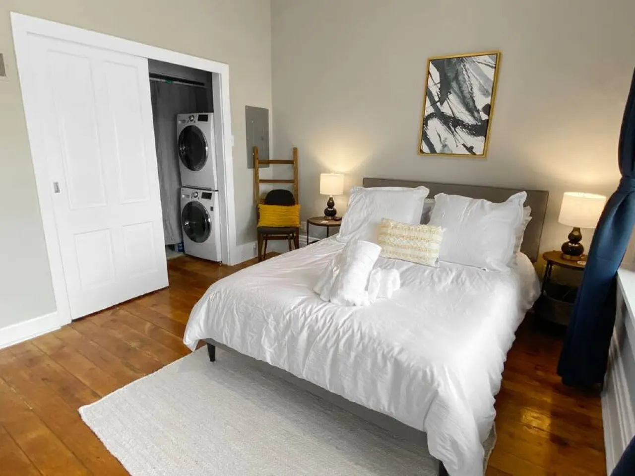 Explore Downtown and Mount Adams with River Views 14
