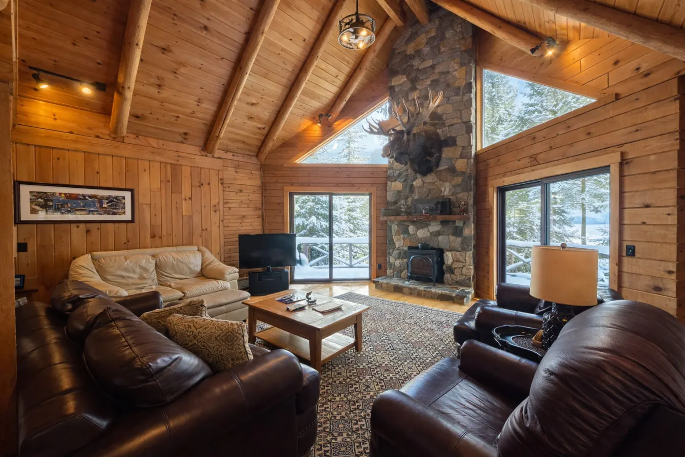 Hartford's Point Lodge Spacious Log Cabin *Perfect for families* 10