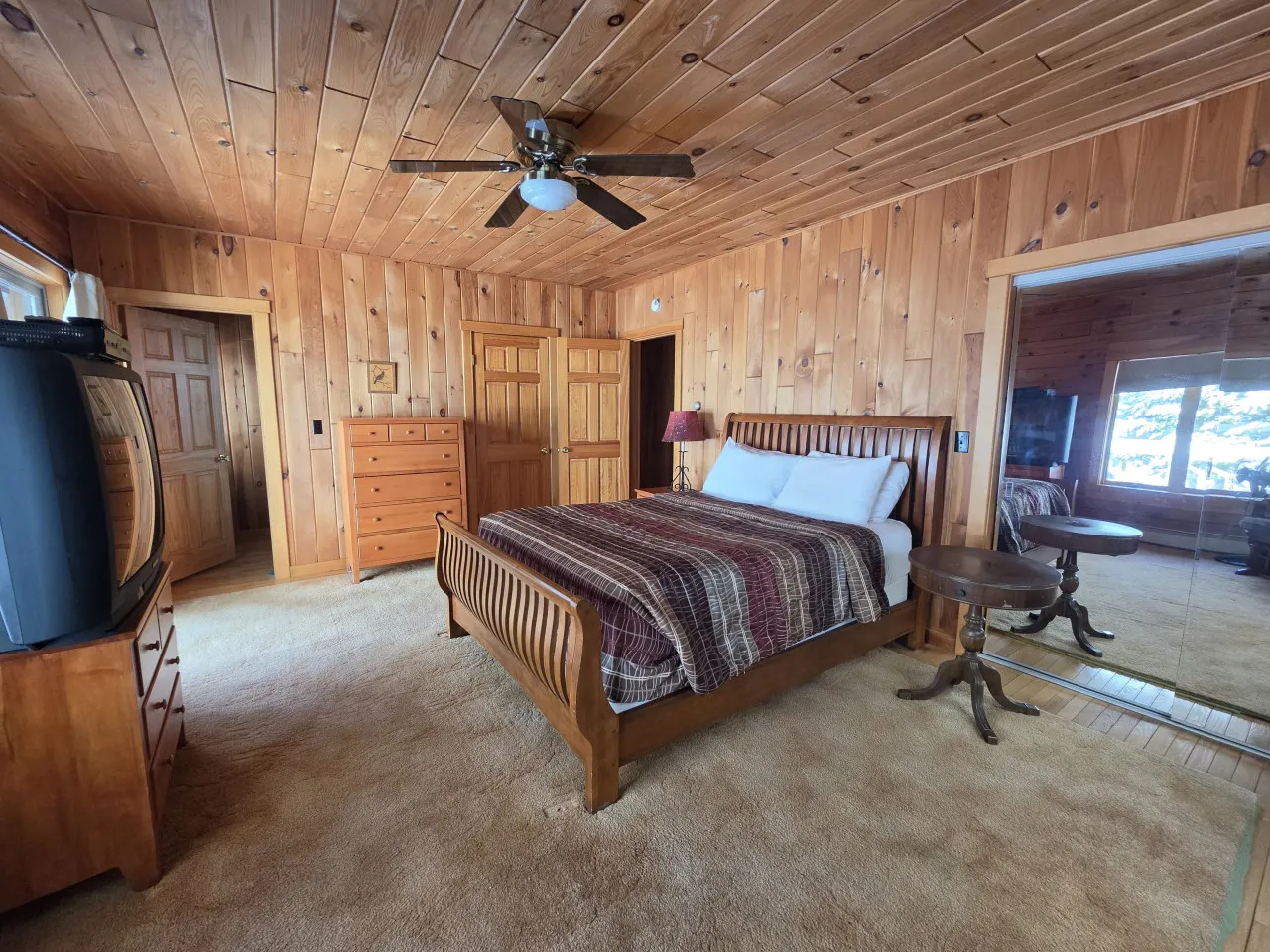 Hartford's Point Lodge Spacious Log Cabin *Perfect for families* 19
