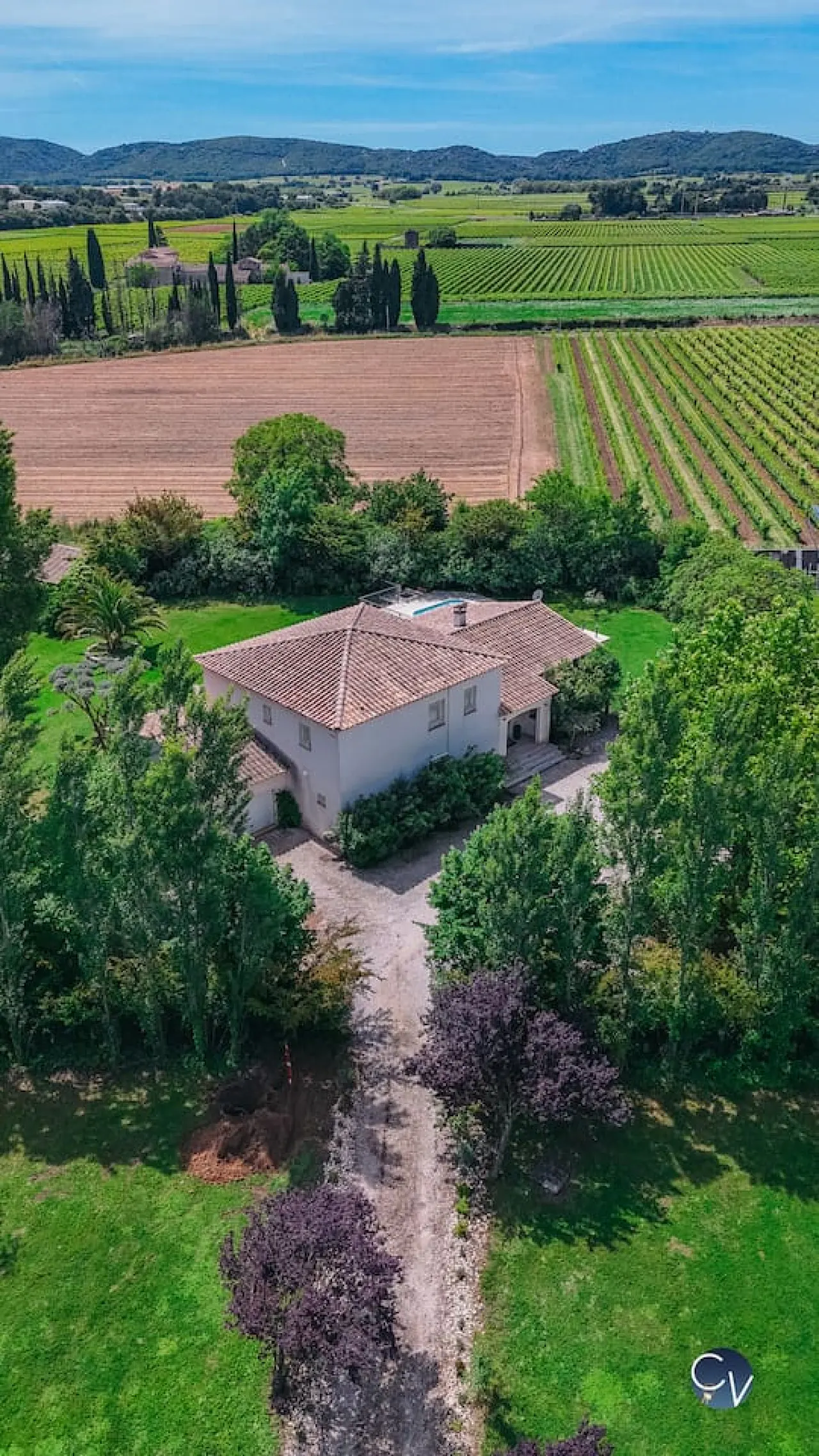 Villa avec piscine et jardin, calme et confortable 10