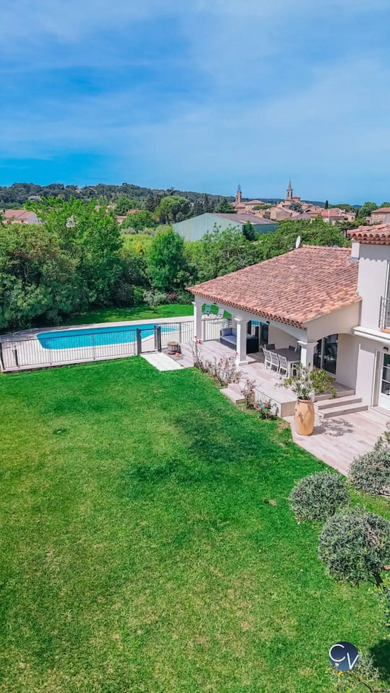 Villa avec piscine et jardin, calme et confortable 11