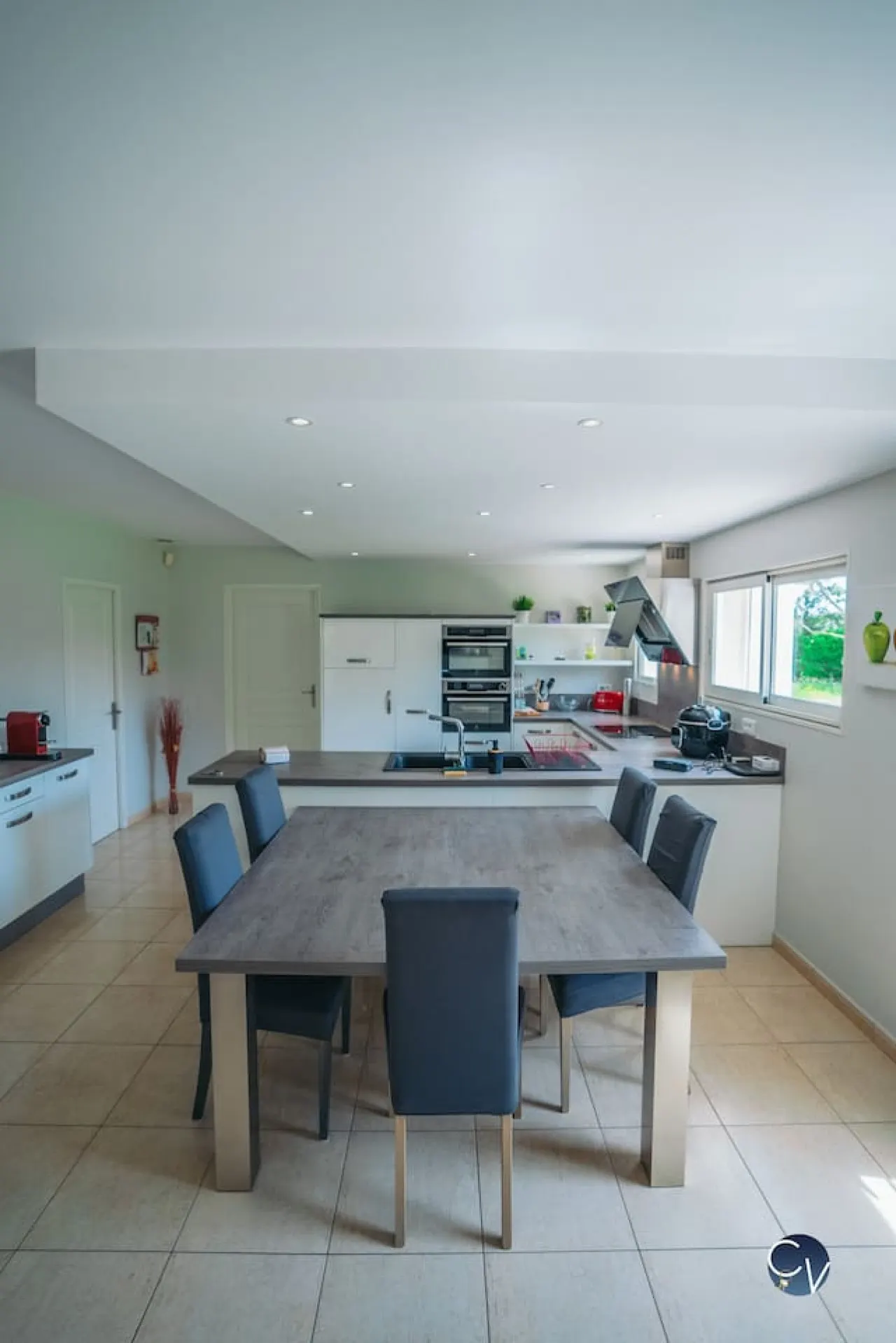 Villa avec piscine et jardin, calme et confortable — photo 4