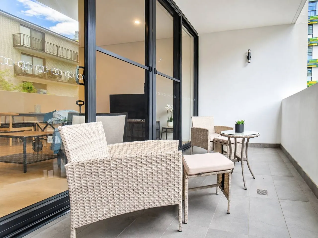 Macquarie Park 2BR Apt Near Metro & Shops 12