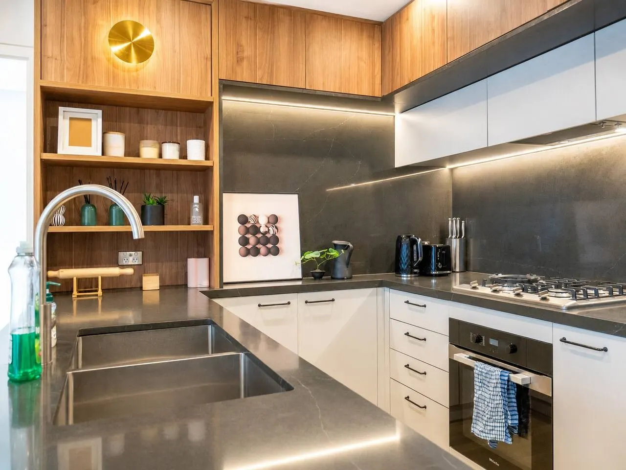 Macquarie Park 2BR Apt Near Metro & Shops 13