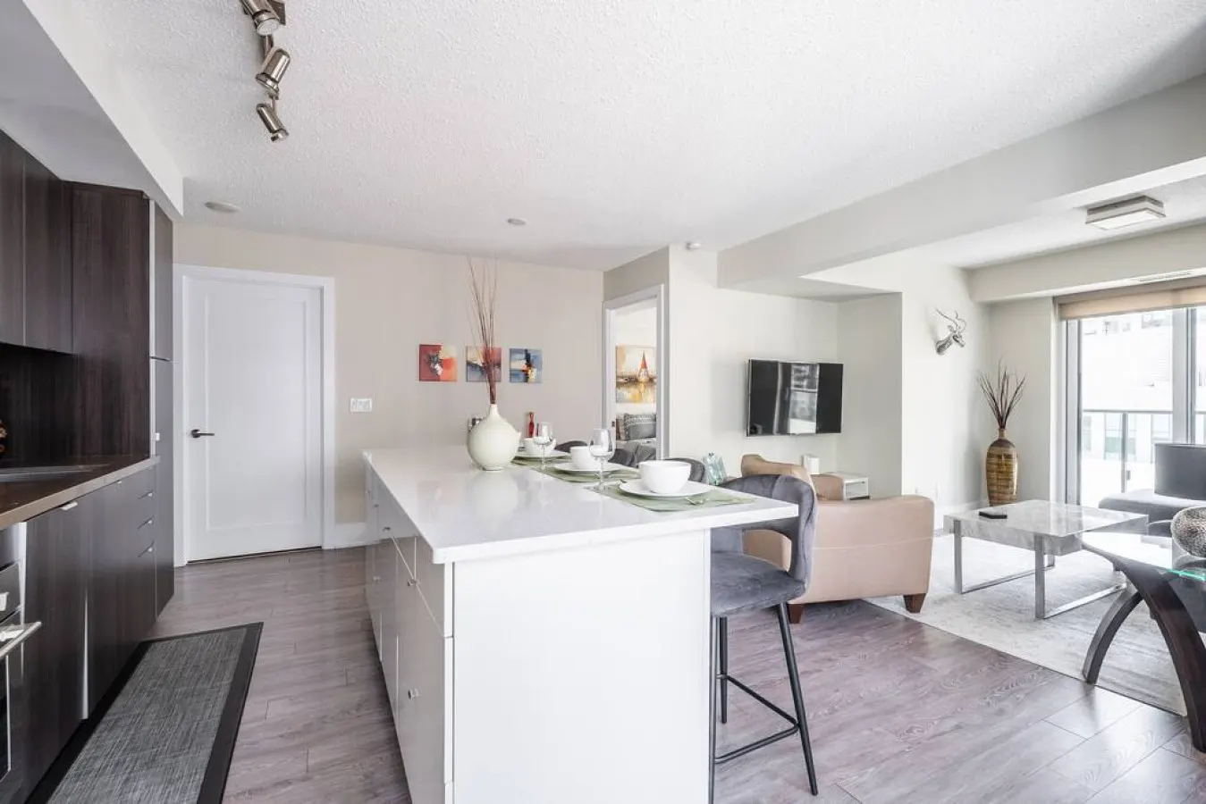 Upscale 2BR Condo Luxury Living Free Parking 17