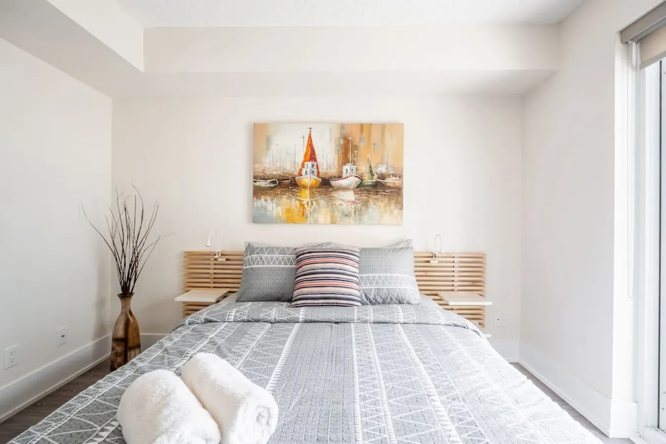 Upscale 2BR Condo Luxury Living Free Parking 20