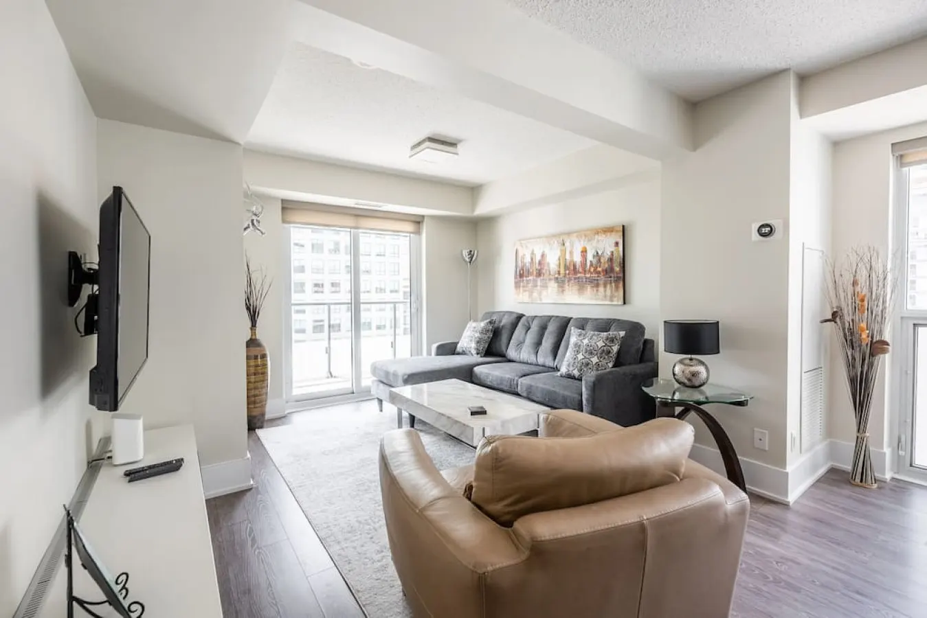 Upscale 2BR Condo Luxury Living Free Parking 7
