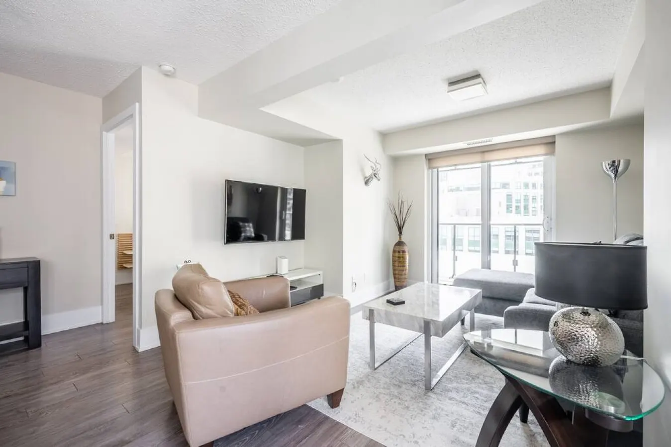 Upscale 2BR Condo Luxury Living Free Parking 8