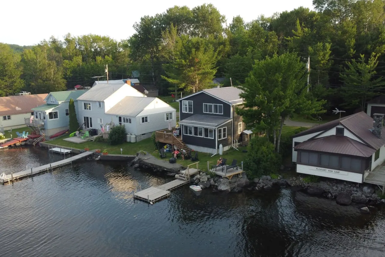 Lake Front, Year Round, Cabin 1