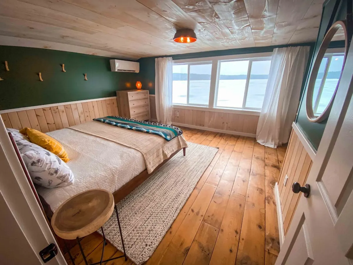 Lake Front, Year Round, Cabin 15