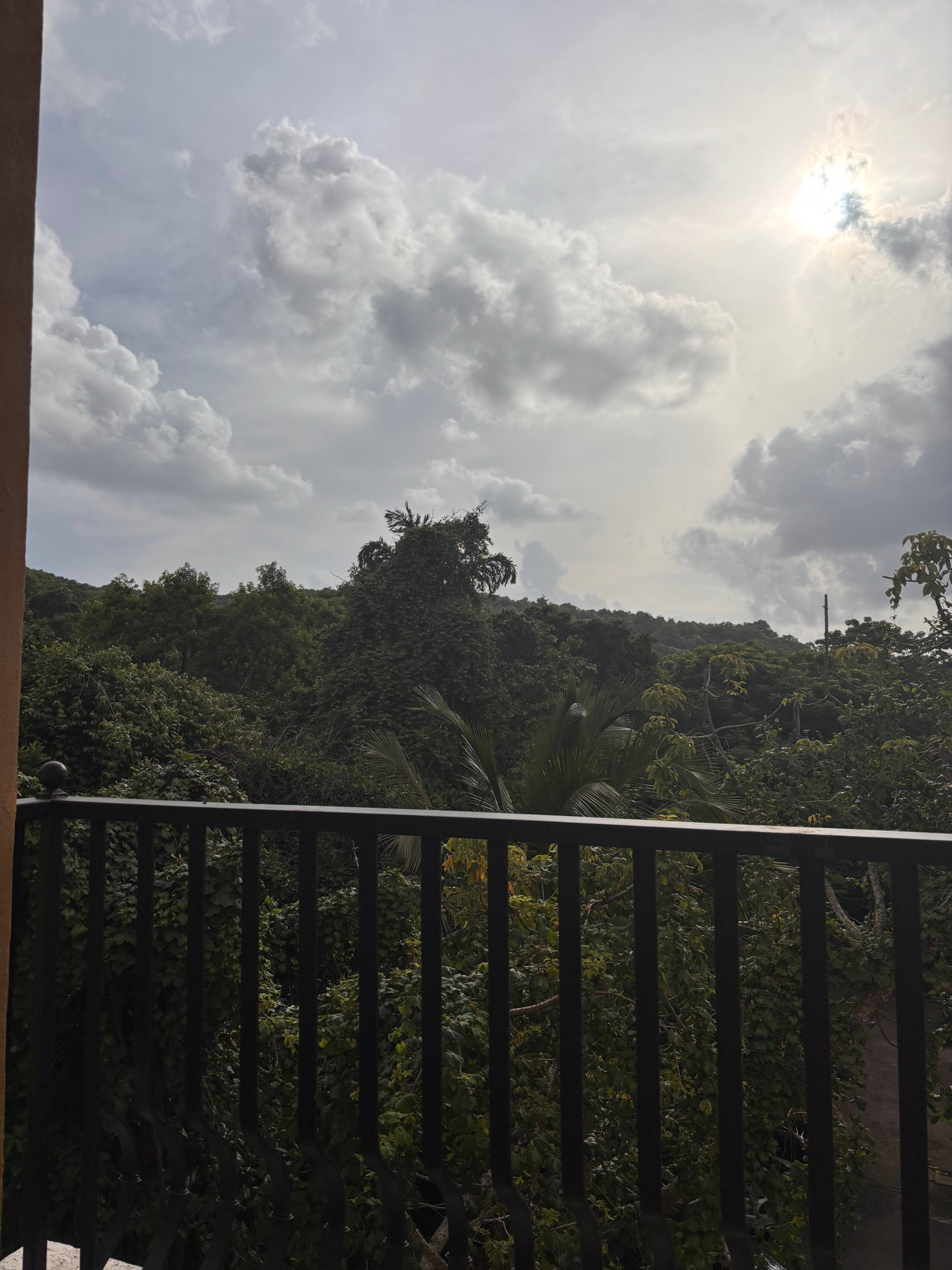 Casa Blues-Studio w Pool, Gym & wifi in North Goa 18