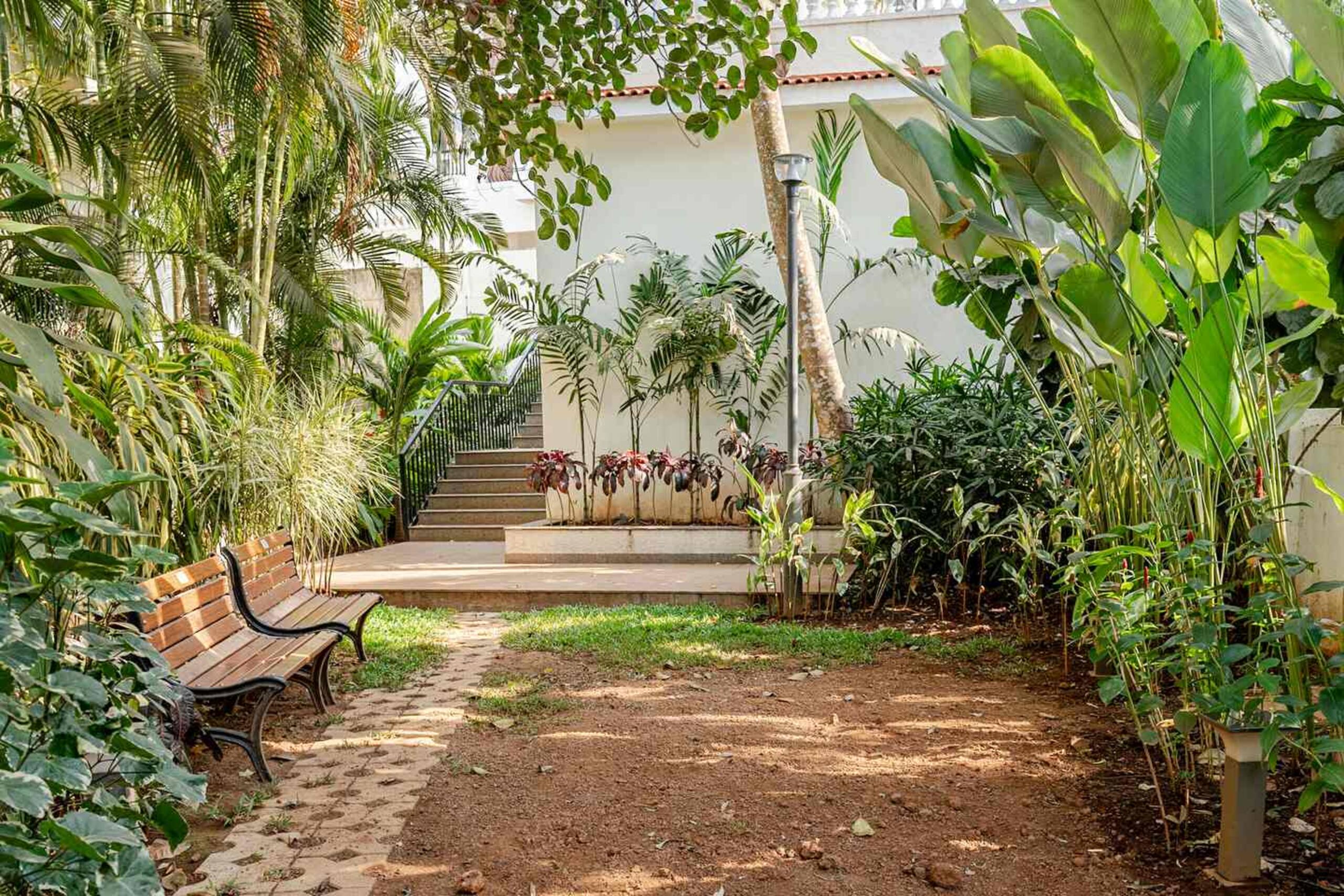 Casa Blues-Studio w Pool, Gym & wifi in North Goa 23