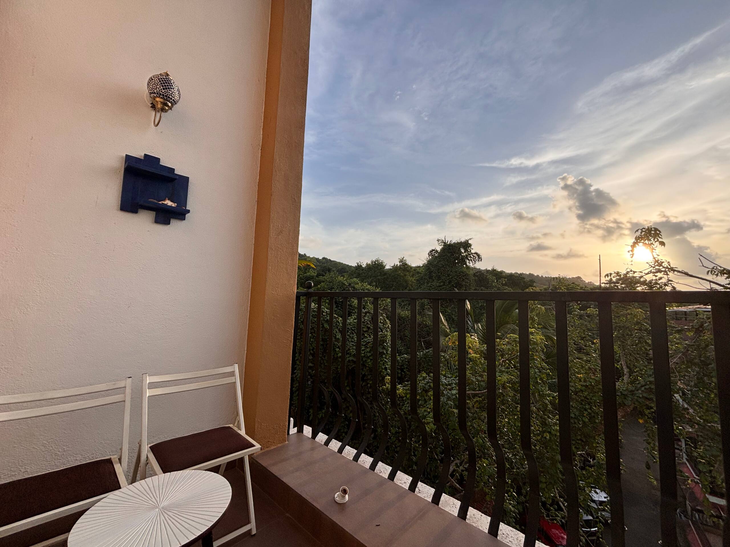 Casa Blues-Studio w Pool, Gym & wifi in North Goa 8
