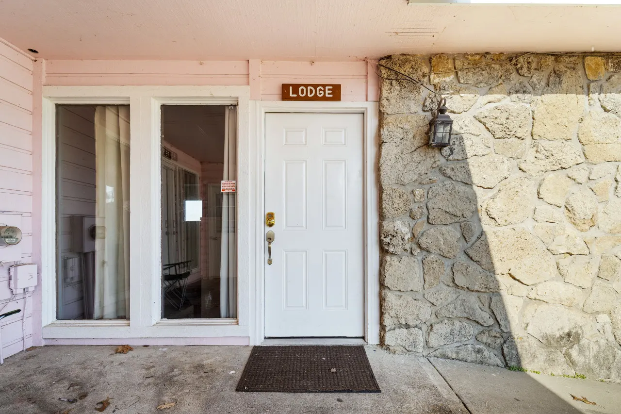 Lodge Sleep 16- Bachelor/bachelorette Parties Welcome! 3