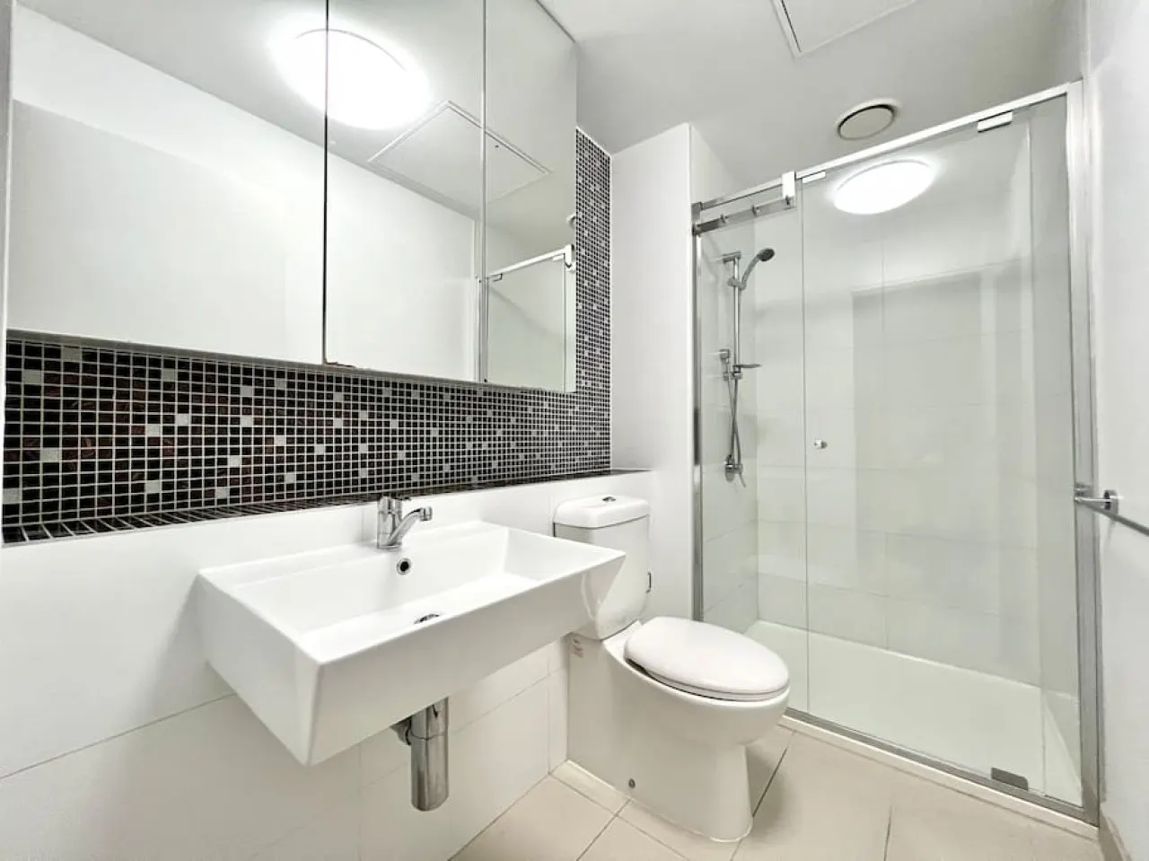Downtown Deluxe - 2 BR x 2 Apartment - U5&U9 12