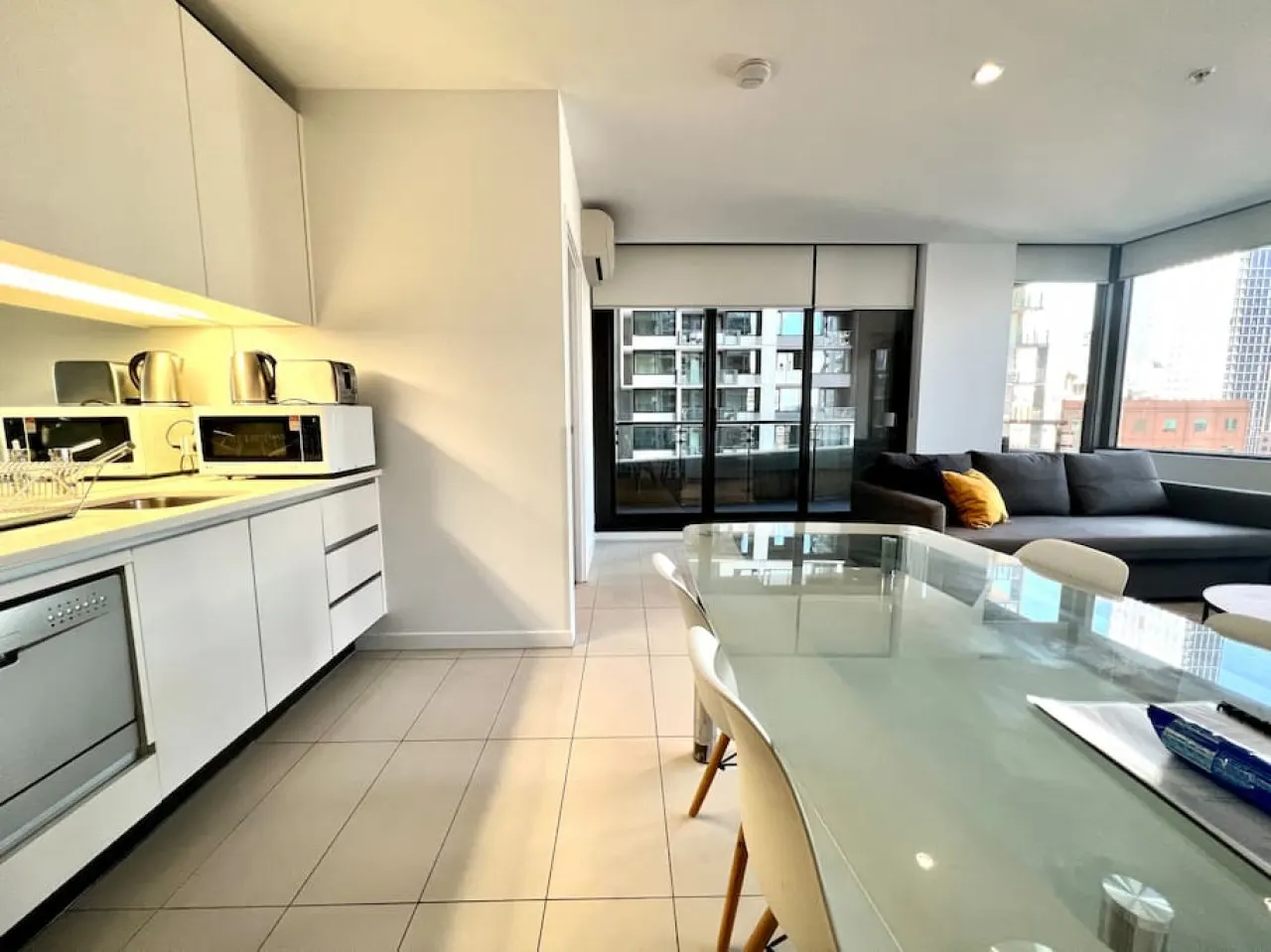 Downtown Deluxe - 2 BR x 2 Apartment - U5&U9 14