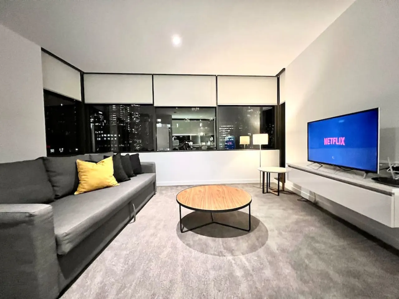 Downtown Deluxe - 2 BR x 2 Apartment - U5&U9 4