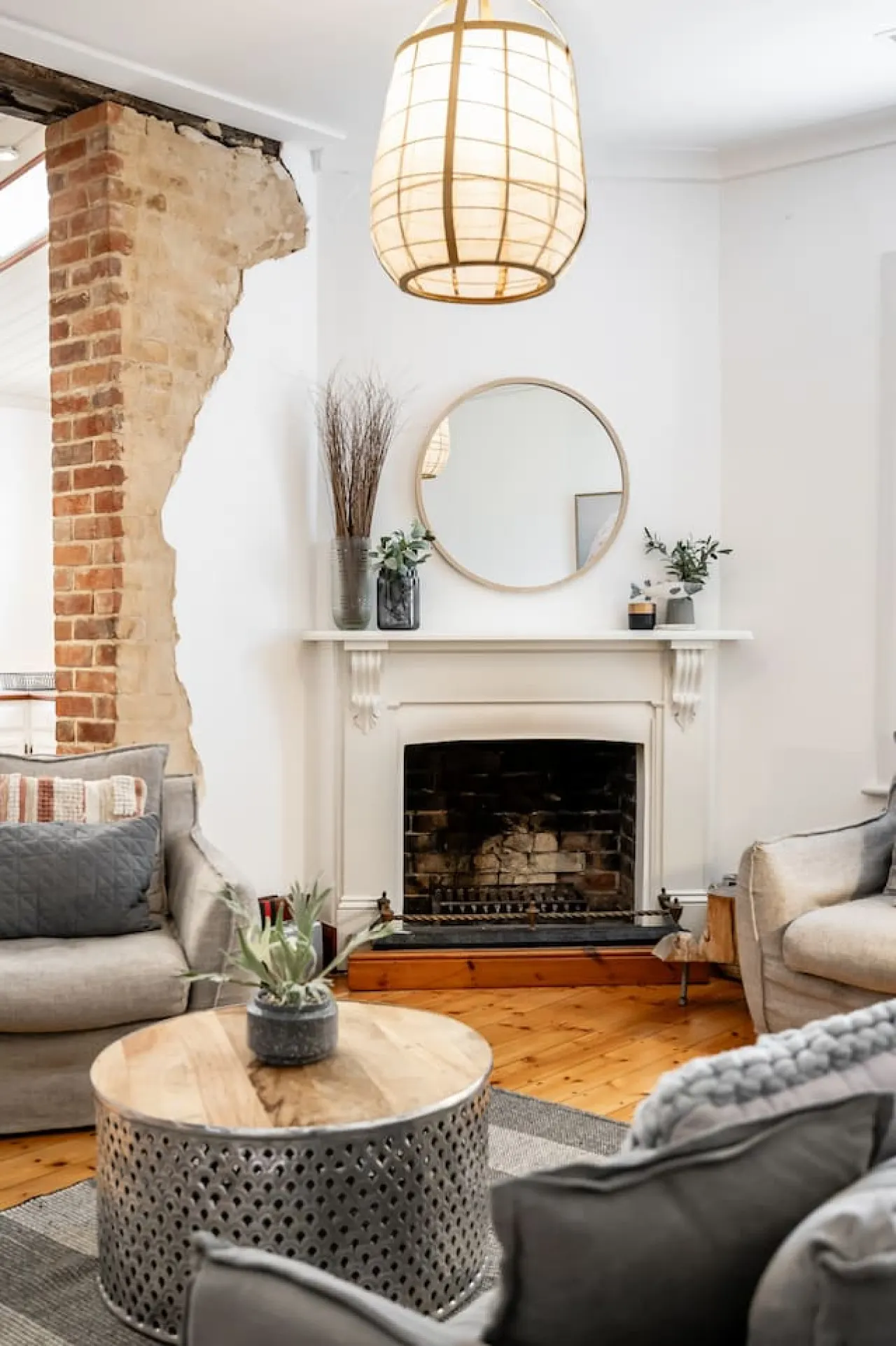 Red Door Cottage—Heritage Warmth by the Sea 12