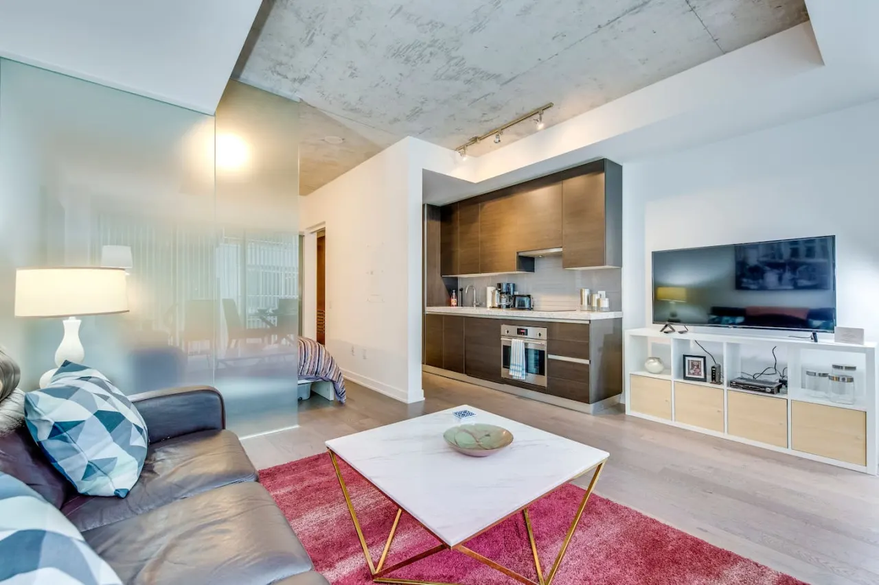 Stylish 1BR Modern Comfort Popular King West 2