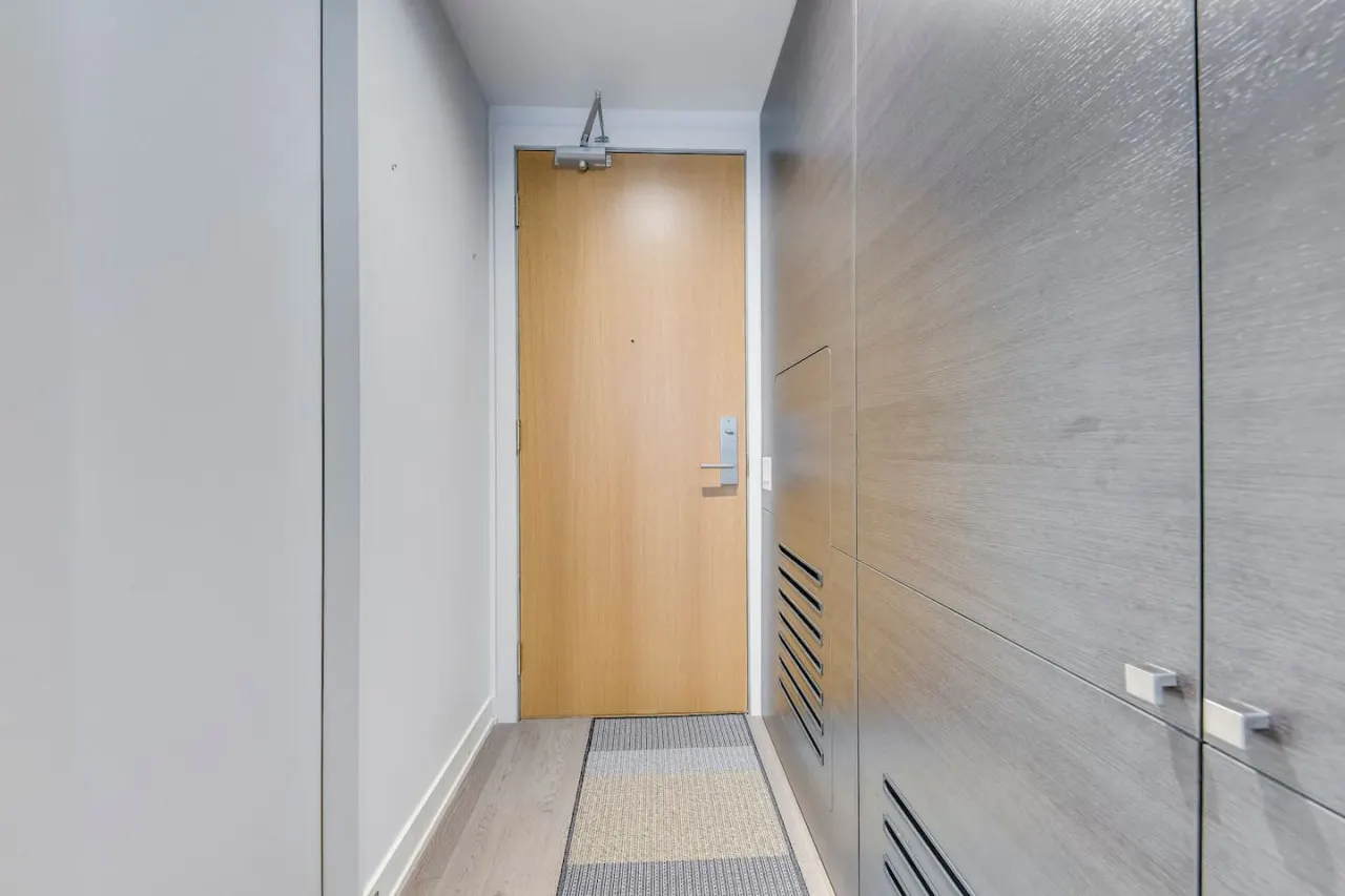 Stylish 1BR Modern Comfort Popular King West 16