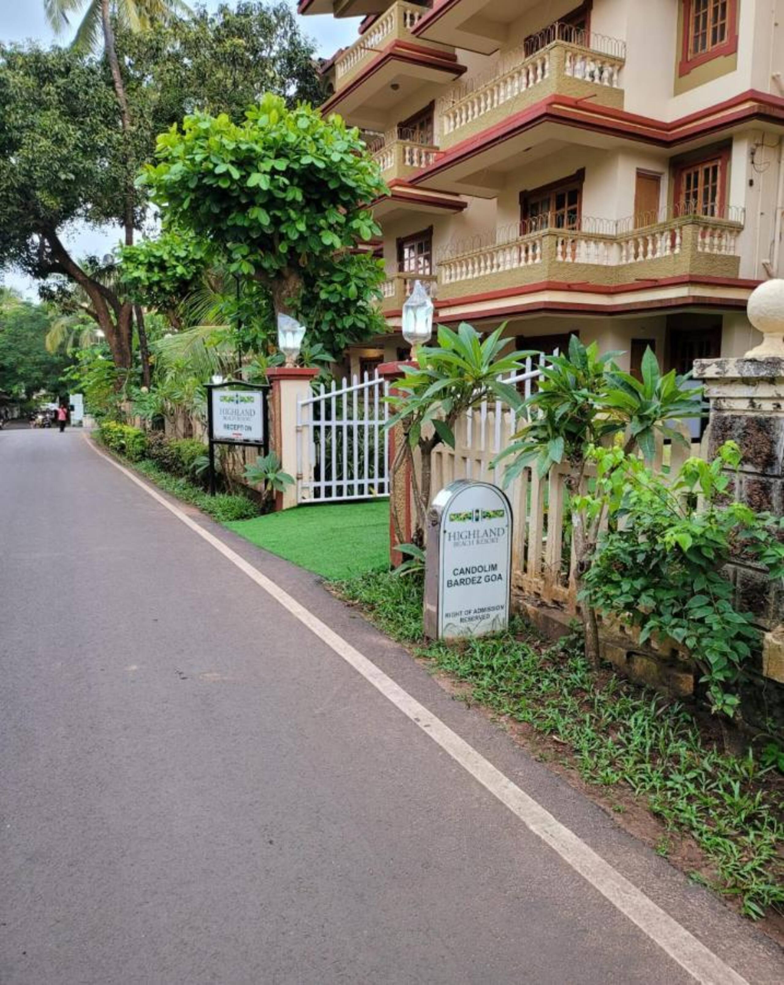 Pool View 1 BHK The Aqua Palms Near Candolim Beach 24