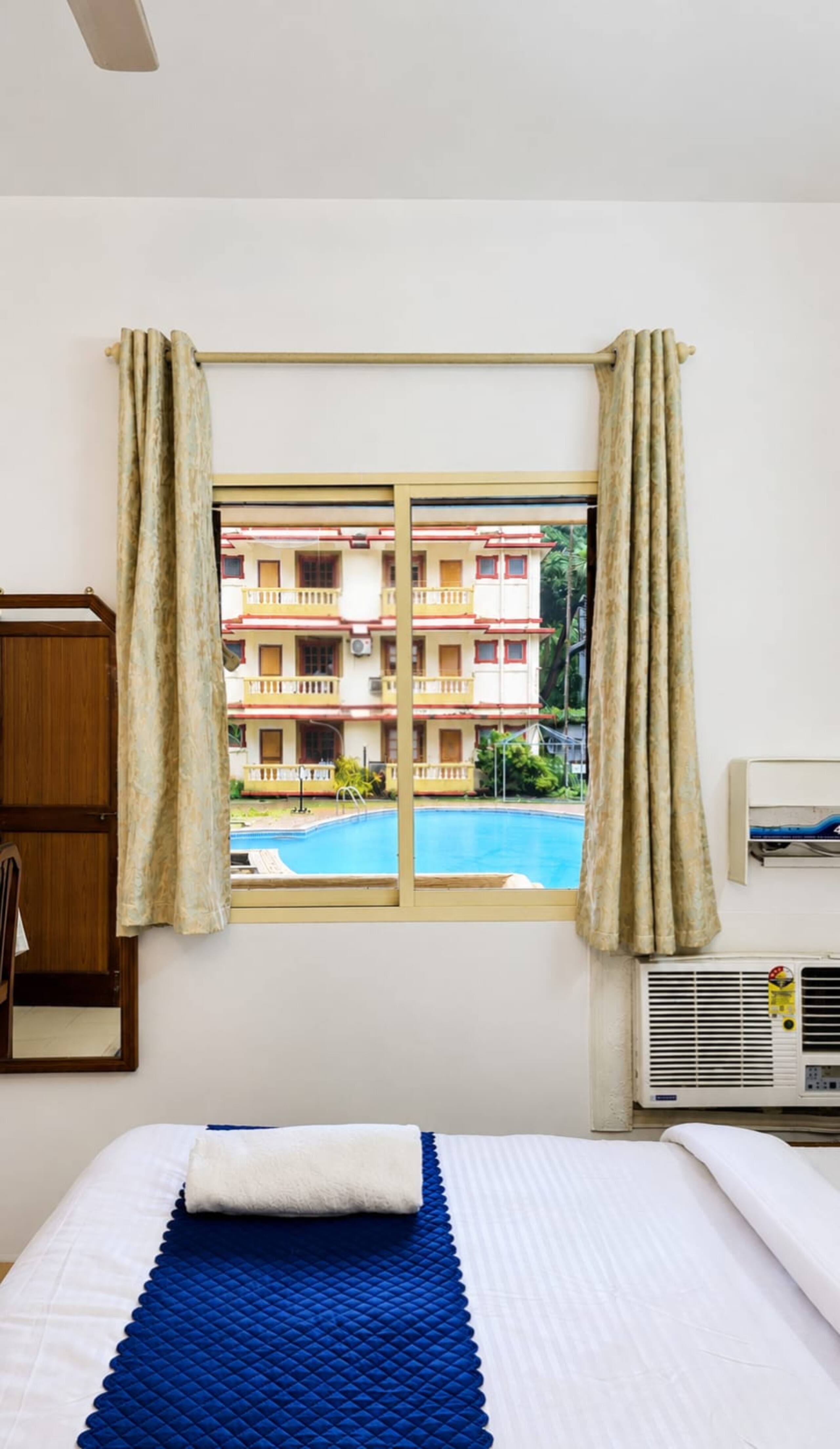 Pool View 1 BHK The Aqua Palms Near Candolim Beach 16