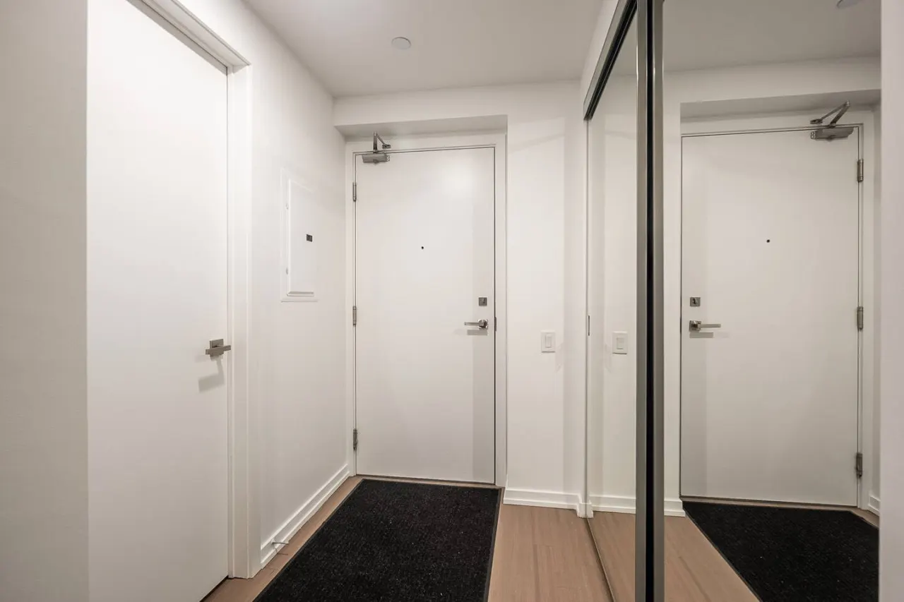 Modern 1BR Executive Stay Central & Stylish 13