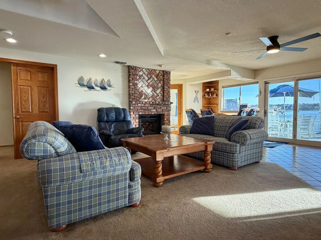 Lakeside Paradise - Hot Tub, Dock, 5bdrm, Firepit 8