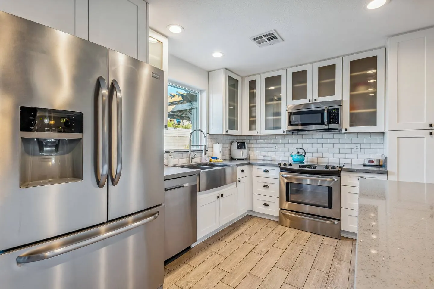 Luxury pool home near Lake Mohave 13