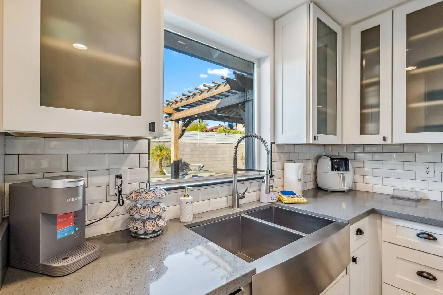 Luxury pool home near Lake Mohave 16