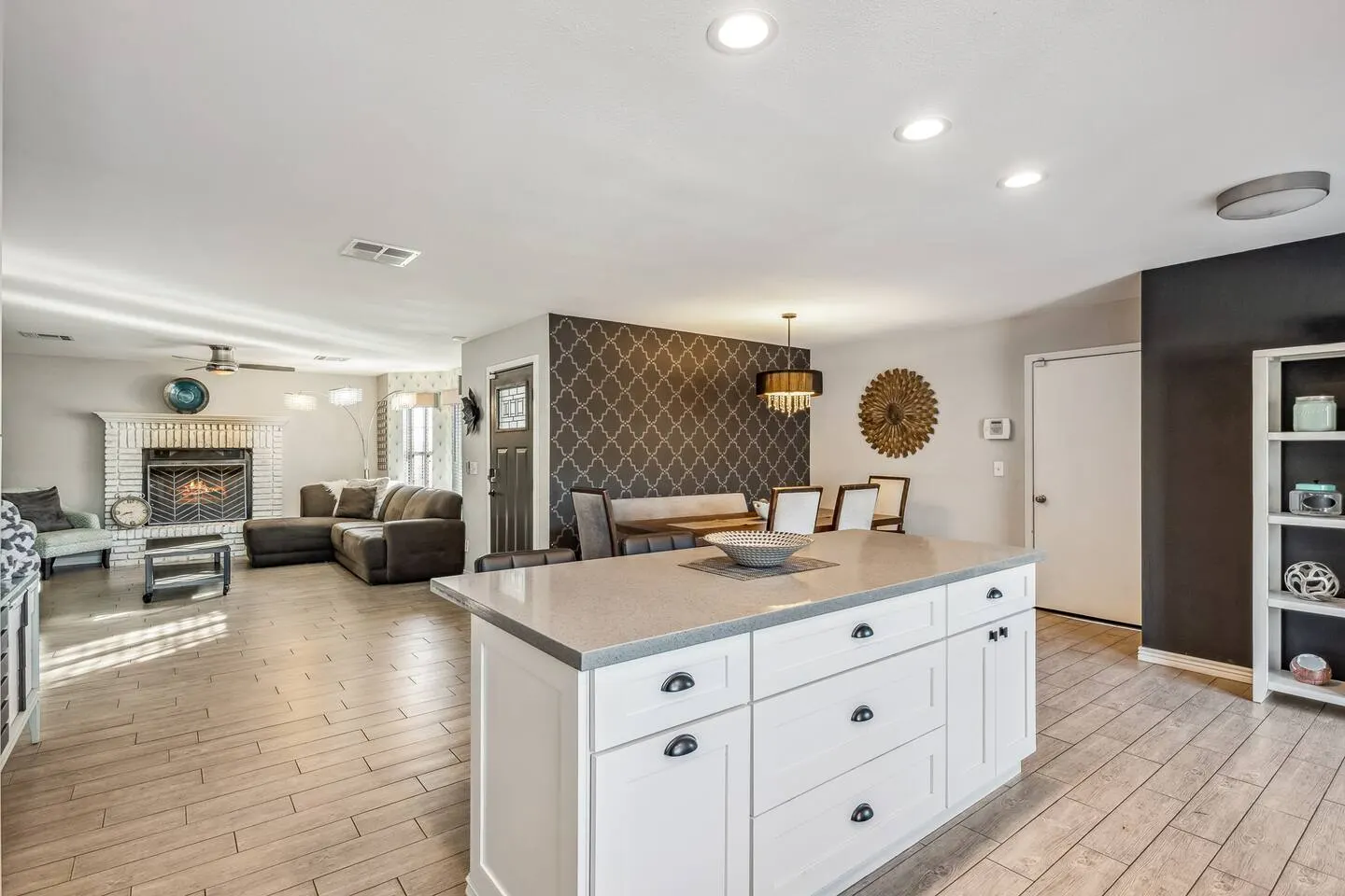 Luxury pool home near Lake Mohave 18