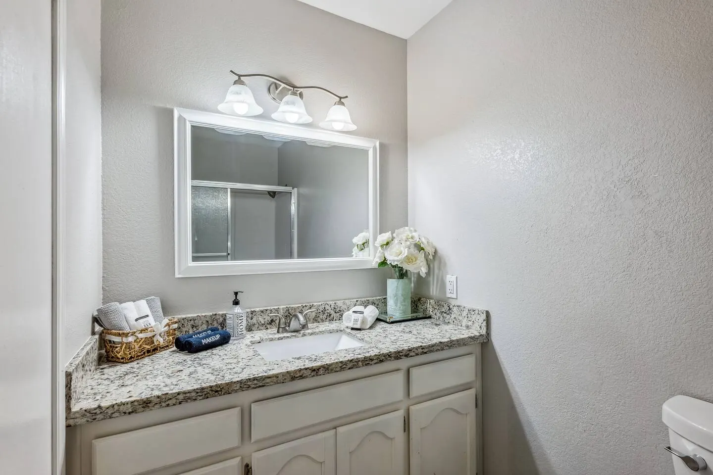 Luxury pool home near Lake Mohave 20