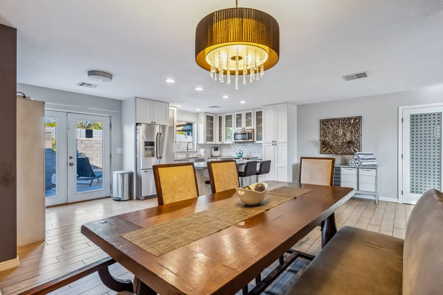Luxury pool home near Lake Mohave 8