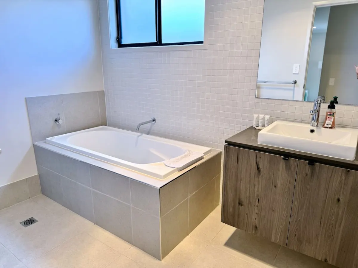 Theme Park Retreat Coomera 5 Beds Villa 17
