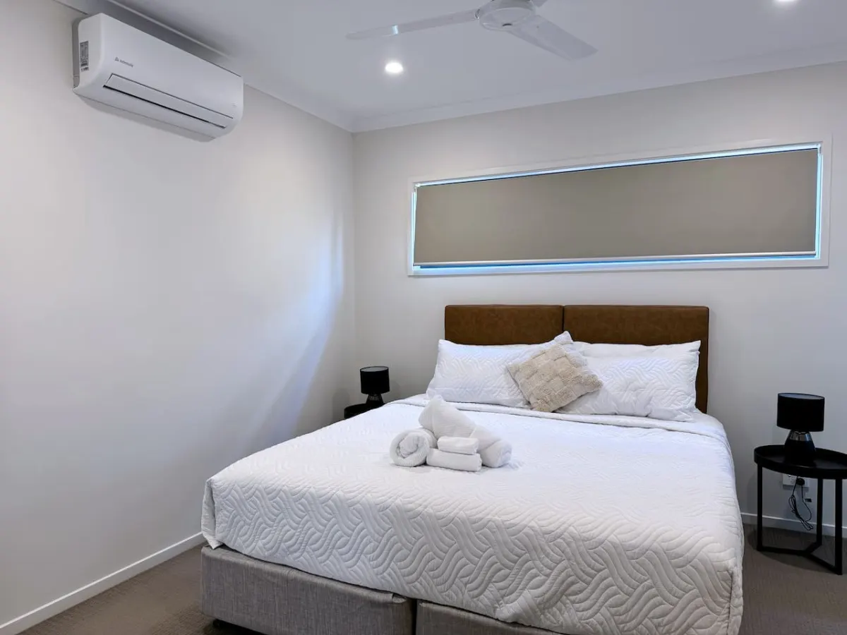Theme Park Retreat Coomera 5 Beds Villa 8