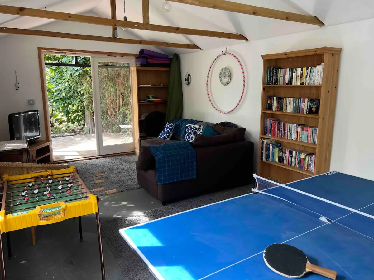Cosy 2 bed traditional cottage with parking and garden 2