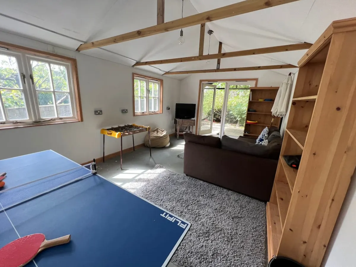 Cosy 2 bed traditional cottage with parking and garden 15
